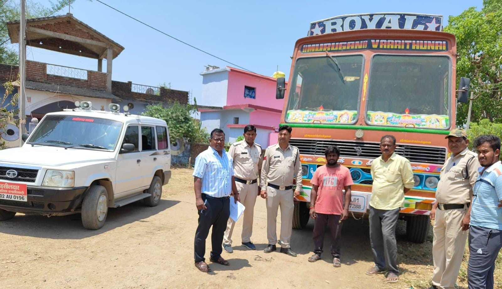 बिना अनुमति के बोर खनन पर पंडरिया तहसील में बड़ी कार्रवाई, वाहन जब्त