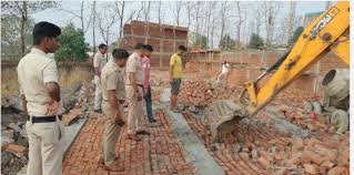 राइस मिलर पर FIR दर्ज ,दीवार के निर्माण में लापरवाही? मौत और दर्द पर मुआवजे का मरहम