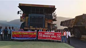 कोरबा में भू-विस्थापितों की हड़ताल,नौकरी – बसाहट और सुविधाओं की मांग