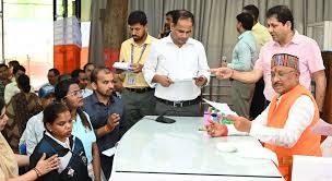 आयुषी द्विवेदी का यूपीएससी है सपना, मुख्यमंत्री ने कहा कोई बाधा नहीं आएगी