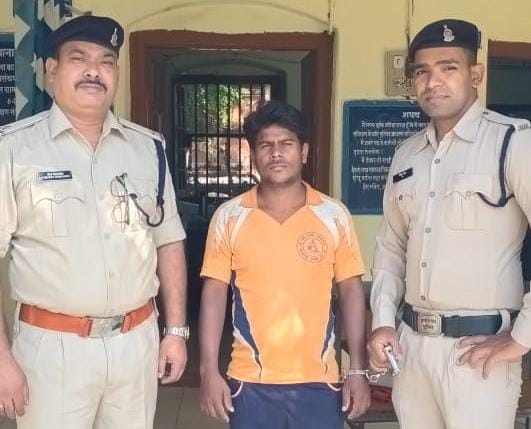 पत्नी को पेट्रोल से जलाकर मारने की कोशिश करने वाले अरोपी को तत्काल गिरफ्तार कर न्यायिक रिमांड पर भेजा गया