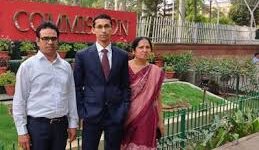 Success Story: 30 लाख की जॉब छोड़ बने IFS,बिना कोचिंग के क्रैक की UPSC