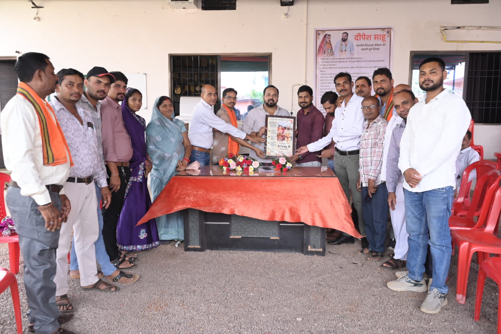 कुसमी के नवनियुक्त एल्डरमैनों ने विधायक दीपेश साहू से की सौजन्य भेंट, जताया आभार