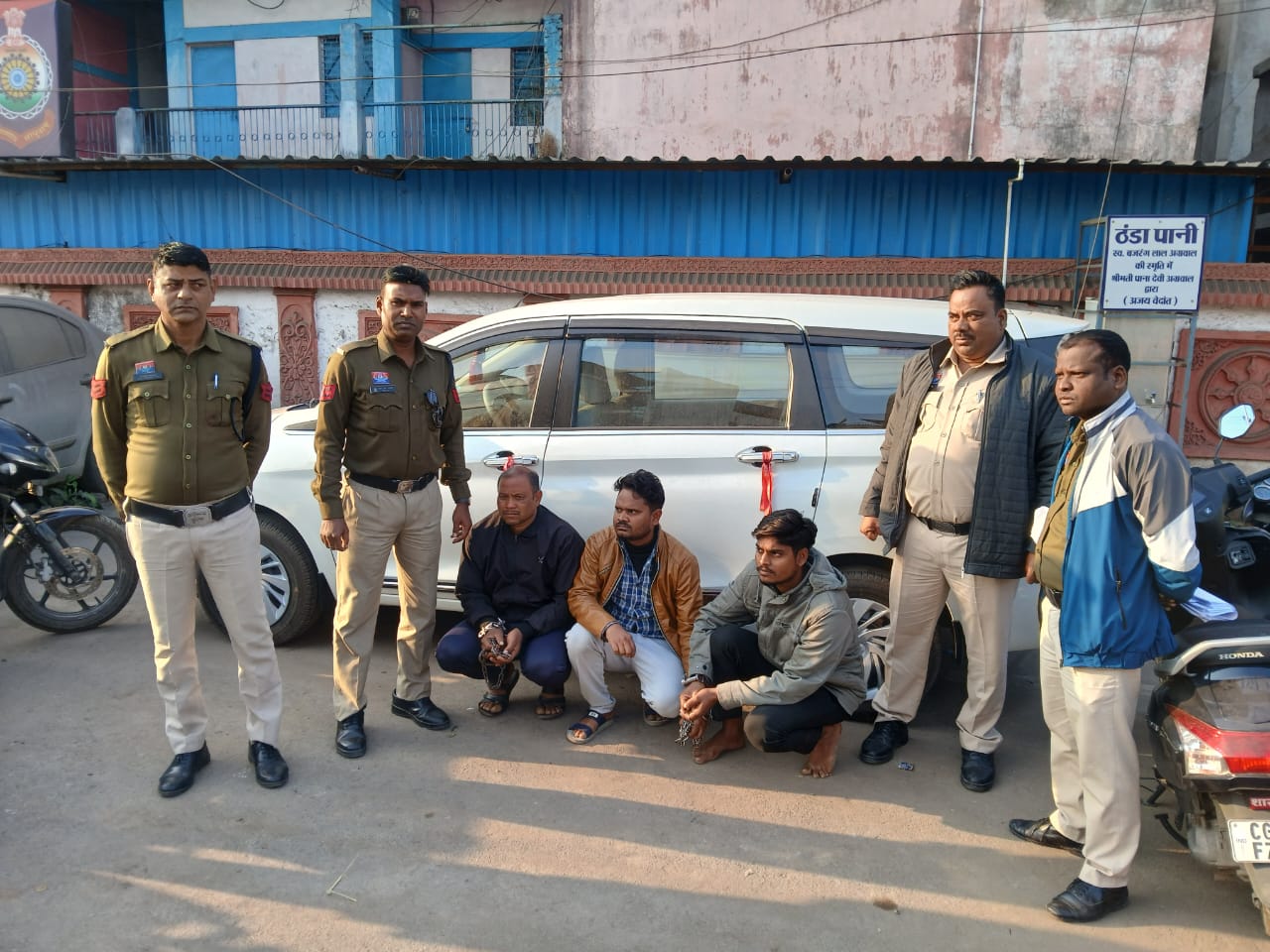 जूटमिल पुलिस को  मिली बड़ी सफलता, 48 घंटे में किया झपटमारी का खुलासा, तीन आरोपी गिरफ्तार