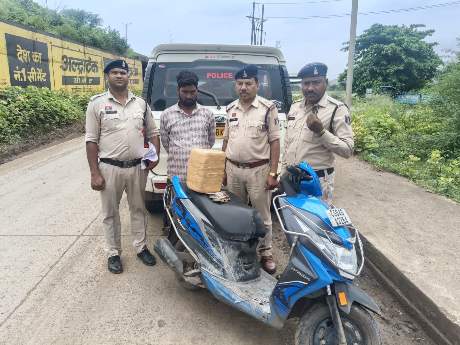  मादक पदार्थ गांजा के साथ आरोपी बैसाखू ध्रुव गिरफ्तार