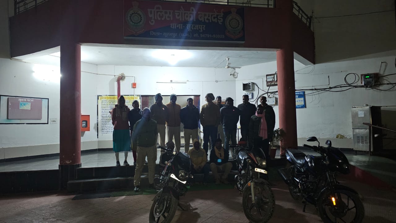 जुआ खेल रहे 4 जुआड़ियों को चौकी बसदेई पुलिस ने किया गिरफ्तार, नगदी रकम, मोबाईल व बाईक किया जप्त