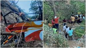 रायगढ़ जिले में भीषण बस हादसे में दर्जन से अधिक यात्री घायल 