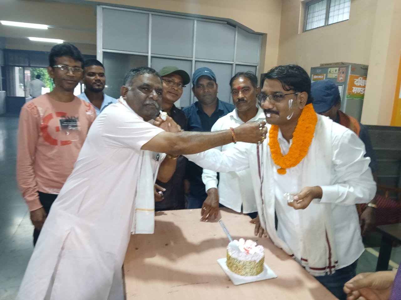 जिला भाजपा अजा मोर्चा के अध्यक्ष का जन्मदिन मनाने कार्यकर्ताओं की उमड़ी भीड़