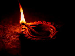 पितरों की कृपा पाने के लिए कहां और कैसे जलाएं दीया? जानें सही नियम