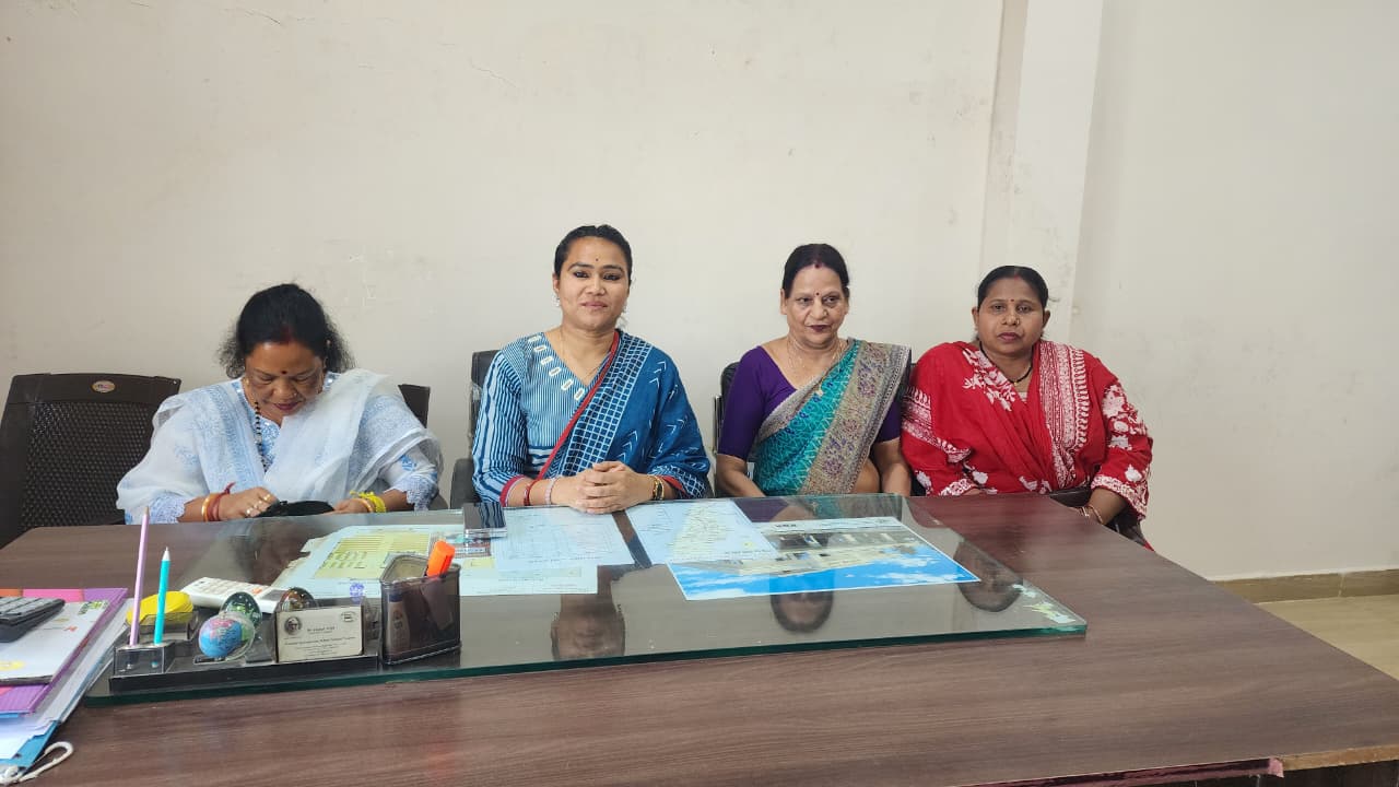 रायगढ़ में स्वास्थ्य योजनाओं की समीक्षा: कलेक्टर ने गुणवत्ता और समयबद्ध क्रियान्वयन पर दिया जोर