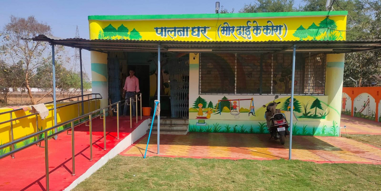 जिले में सर्व सुविधायुक्त पालना घर ने लिया आकार