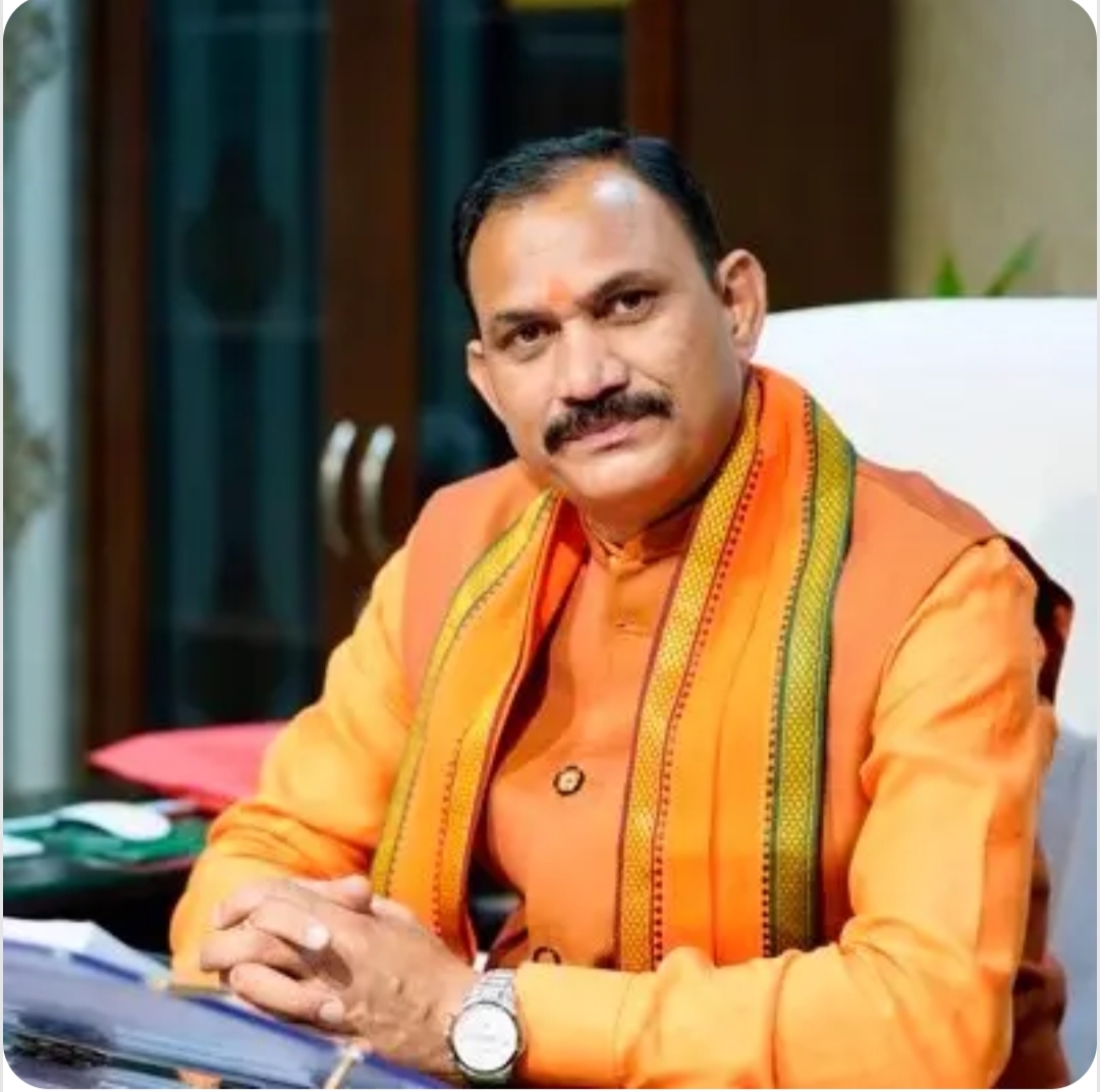 "सफेद कोट के सिपाहियों को सुरक्षा का संबल: NHM कर्मचारियों के लिए ₹6 लाख का मुफ्त जीवन कवच मंजूर"
