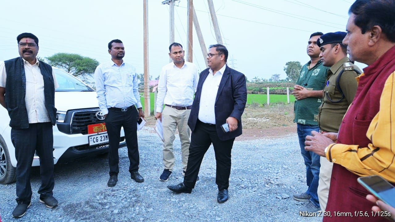 कलेक्टर अग्रवाल ने राजिम मेला आयोजन के संबंध में होने वाले बैठक की तैयारियों का लिया जायजा