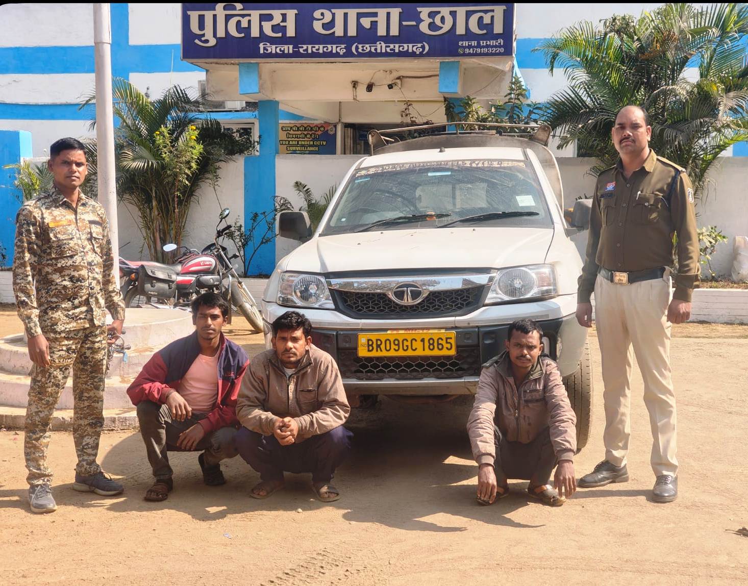 रायगढ़ पुलिस की डीजल चोरी गिरोह पर बड़ी कार्रवाई, आरोपियों से 2000 लीटर डीजल व छोटा टैंकर जप्त, तीन आरोपी गिरफ्तार