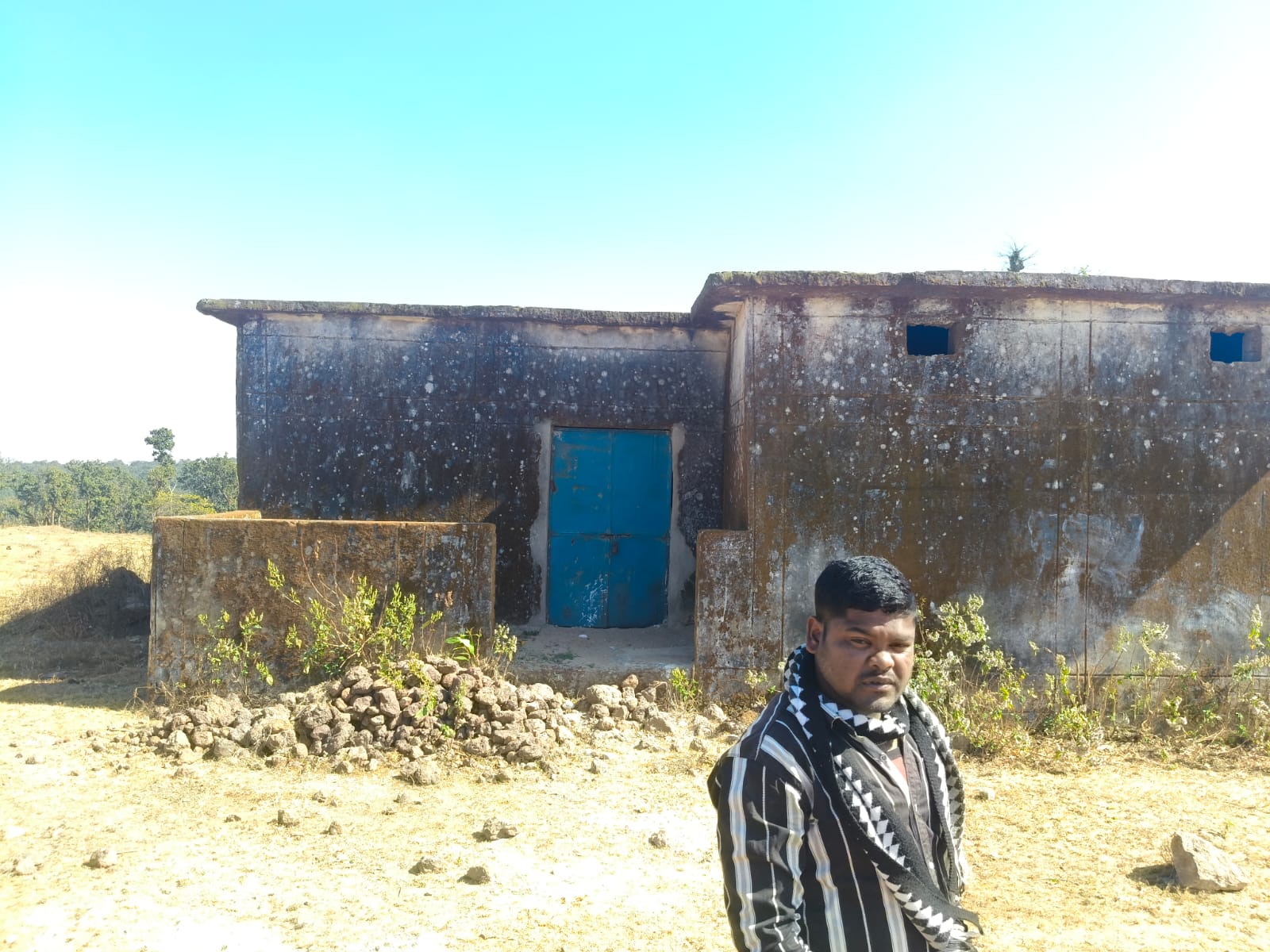 आंगनबाड़ी भवन बनकर तैयार होने से पहले हुआ जर्जर- चढ़ा भ्रष्टाचार की भेंट