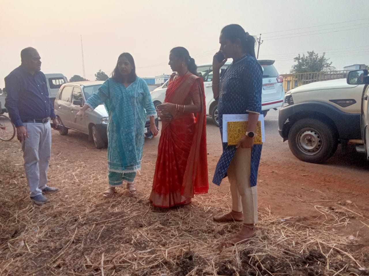 सड़क दुर्घटना से बचाव के लिए आवारा पशुओं को आश्रय देने की रणनीति : स्थल का किया गया चिन्हाँकन