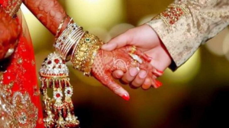 इस देश में दूल्हा—दुल्हन के टॉयलेट जाने पर है पाबंदी, जानें क्यों