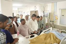 भाजपा प्रदेश महामंत्री भरत वर्मा वेंटिलेटर सपोर्ट में, गृहमंत्री विजय शर्मा और बीजेपी नेताओं ने जाना कुशलक्षेम