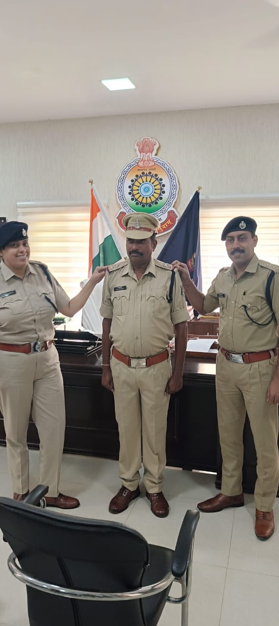 सहायक उप निरीक्षक राजकुमार महिलांगे को उप निरीक्षक के पद पर पदोन्न्त किया गया