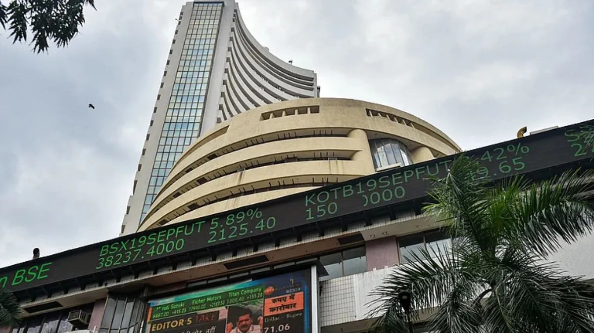 हफ्ते की शुरुआत ‘ब्लैक मंडे’ से, सेंसेक्स 719 अंक टूटा; निवेशकों को बड़ा झटका