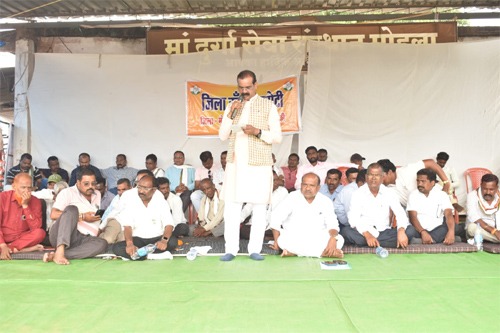 विधायक देवेन्द्र यादव की गिरफ्तारी के विरोध में धरना, प्रदर्शन 