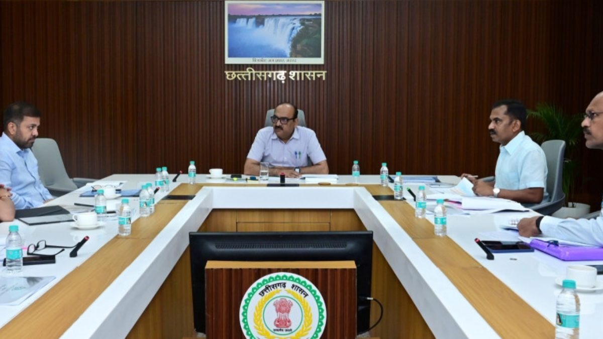 सड़क हादसे रोकने मुख्य सचिव के सख्त निर्देश: ब्लैक स्पॉट की होगी नियमित मॉनिटरिंग, 150 स्थानों पर स्थापित हुए EV चार्जिंग स्टेशन