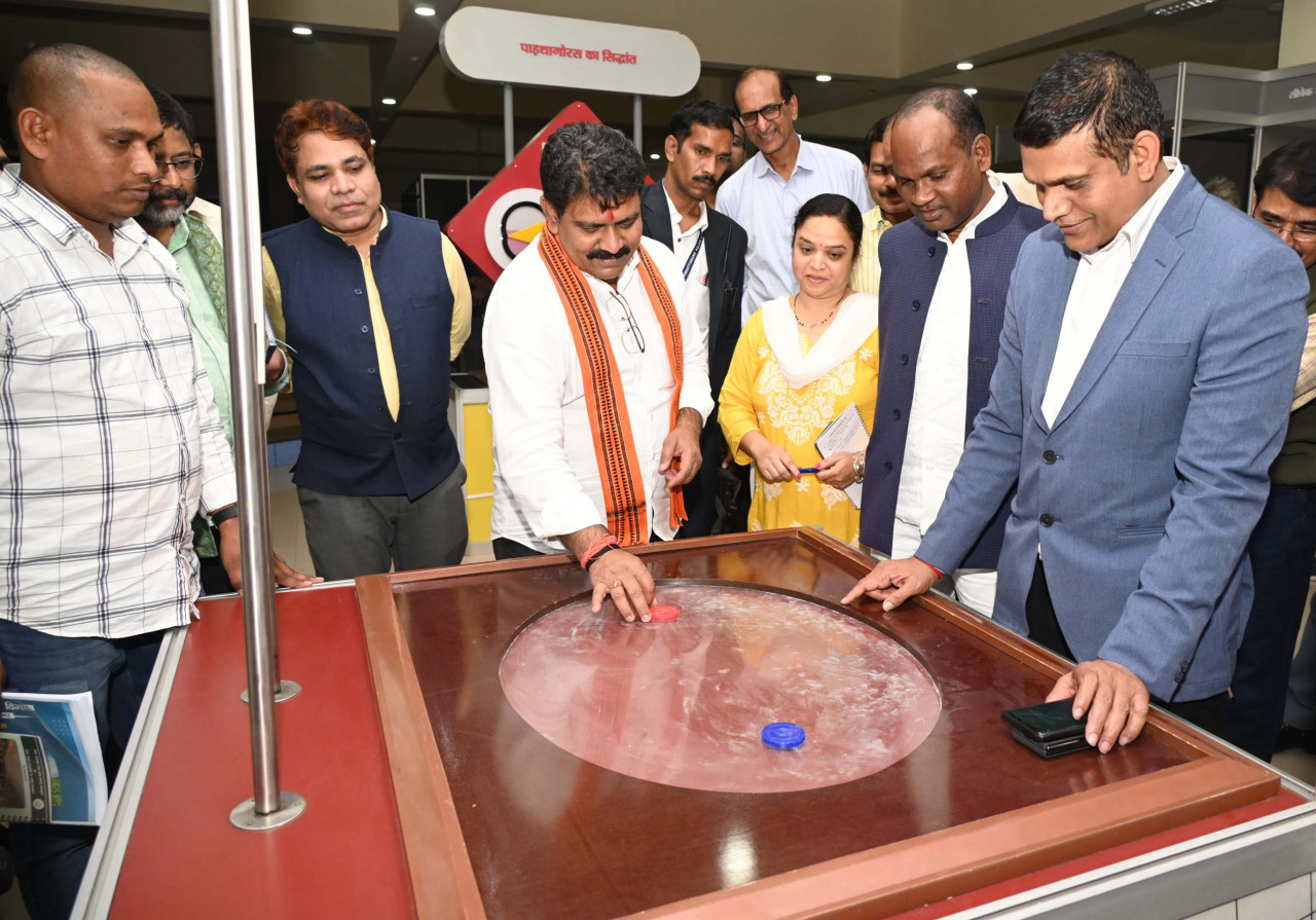 उप मुख्यमंत्री शर्मा ने  किया छत्तीसगढ़ रीजनल साईस सेन्टर का औचक निरीक्षण