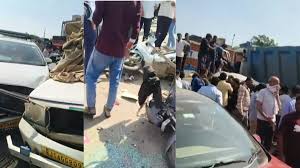  जयपुर में भीषण सड़क हादसा : बेकाबू डंपर ने 50 लोगों को कुचला, 14 की मौत