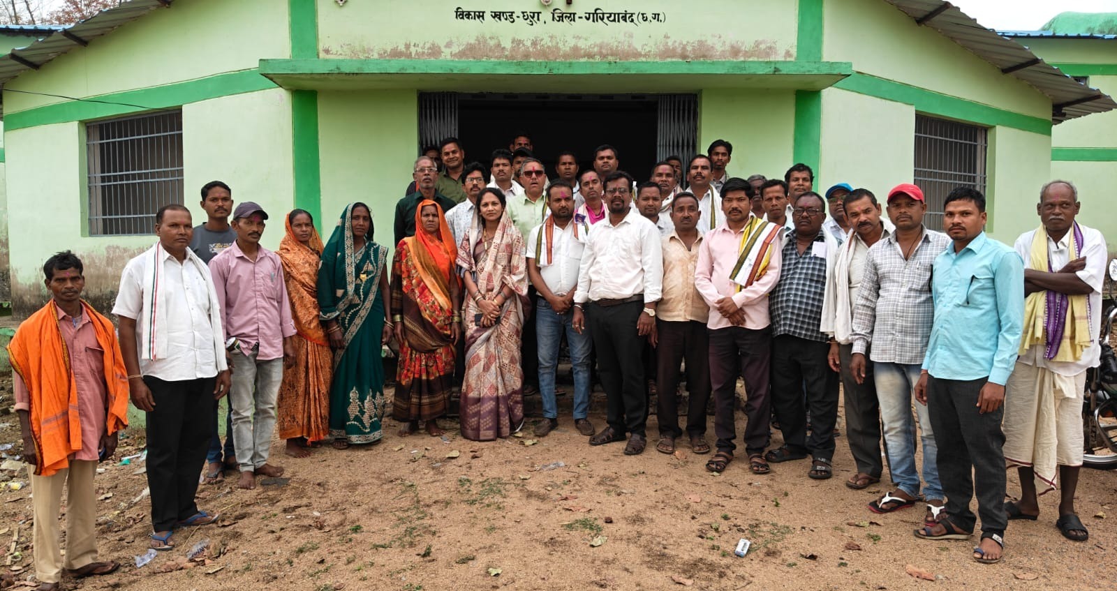 रसेला में कांग्रेस की आवश्यक बैठक व होली मिलन संपन्न, संगठन मजबूती पर हुआ मंथन