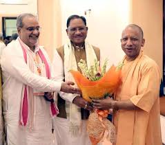 सीएम साय ने की सीएम योगी से मुलाकात