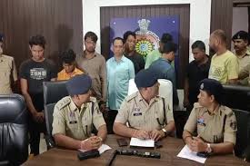 दुर्ग सुसाइड केस में 9 आरोपी गिरफ्तार,बंद कमरे में युवती संग संबंध बना रहा था डॉक्टर, गांव वालों ने वीडियो बनाकर किया वायरल