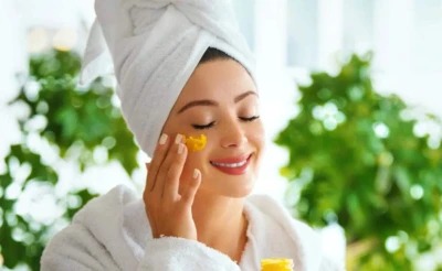 घर पर पाएं पार्लर जैसा ग्लो, बेसन फेस पैक के सही इस्तेमाल का जानें तरीका