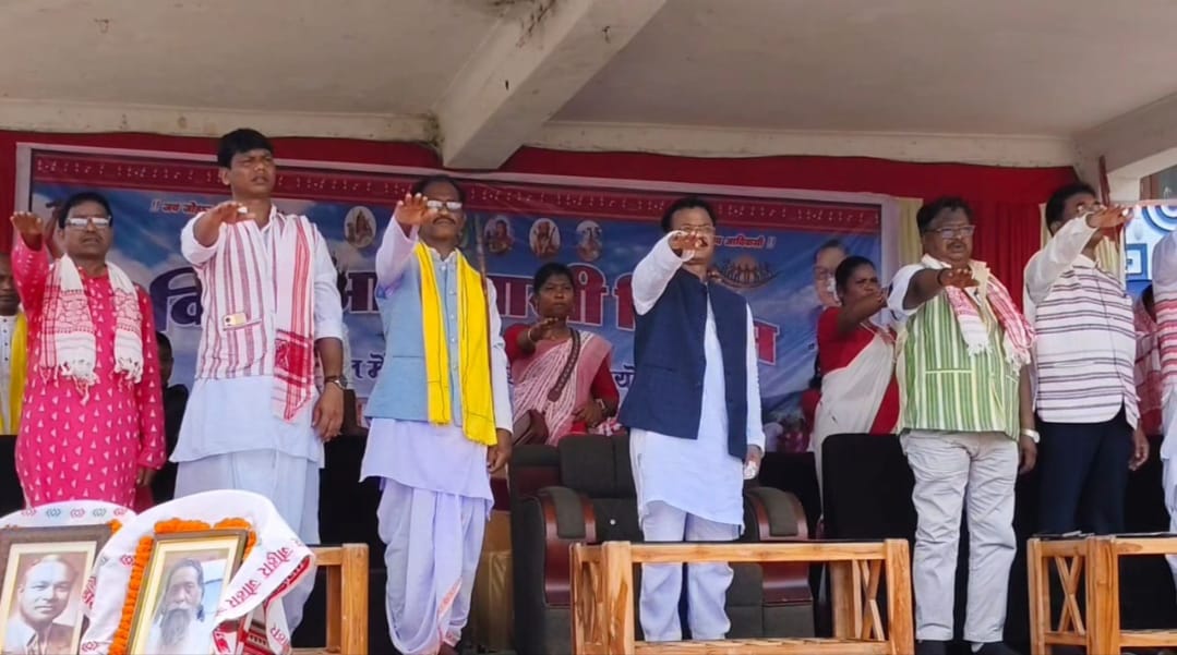 कुनकुरी में आदिवासी दिवस के अवसर पर खेल मैदान में भव्य आयोजन