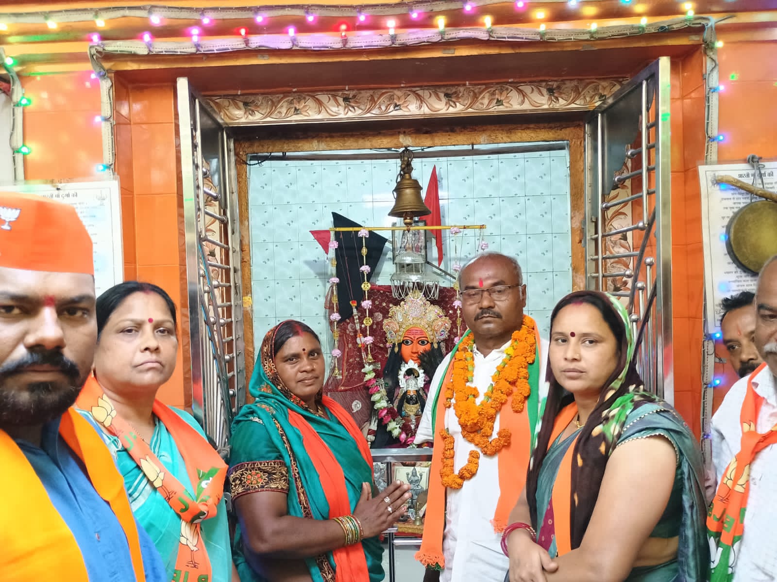 कसडोल नगर में भाजपा प्रदेश मंत्री श्रीमती श्याम बाई साहू ने सघन जनसंपर्क कर भाजपा प्रत्याशी  धनीराम धीवर  को विजयी बनाने अपील की 