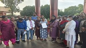 एडिशनल कलेक्टर ने महिला चिकित्सक से मांगी माफी, हड़ताल स्थगित