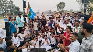 धमतरी बाईपास टोल प्लाजा पर NSUI का बवाल,विधायक समेत कई लोग रहे मौजूद
