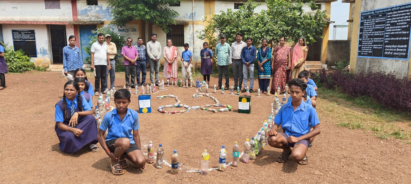 मिडिल स्कूल बघेरा में बॉटल ब्रिक्स बनाकर मनाया गया स्वच्छता त्यौहार