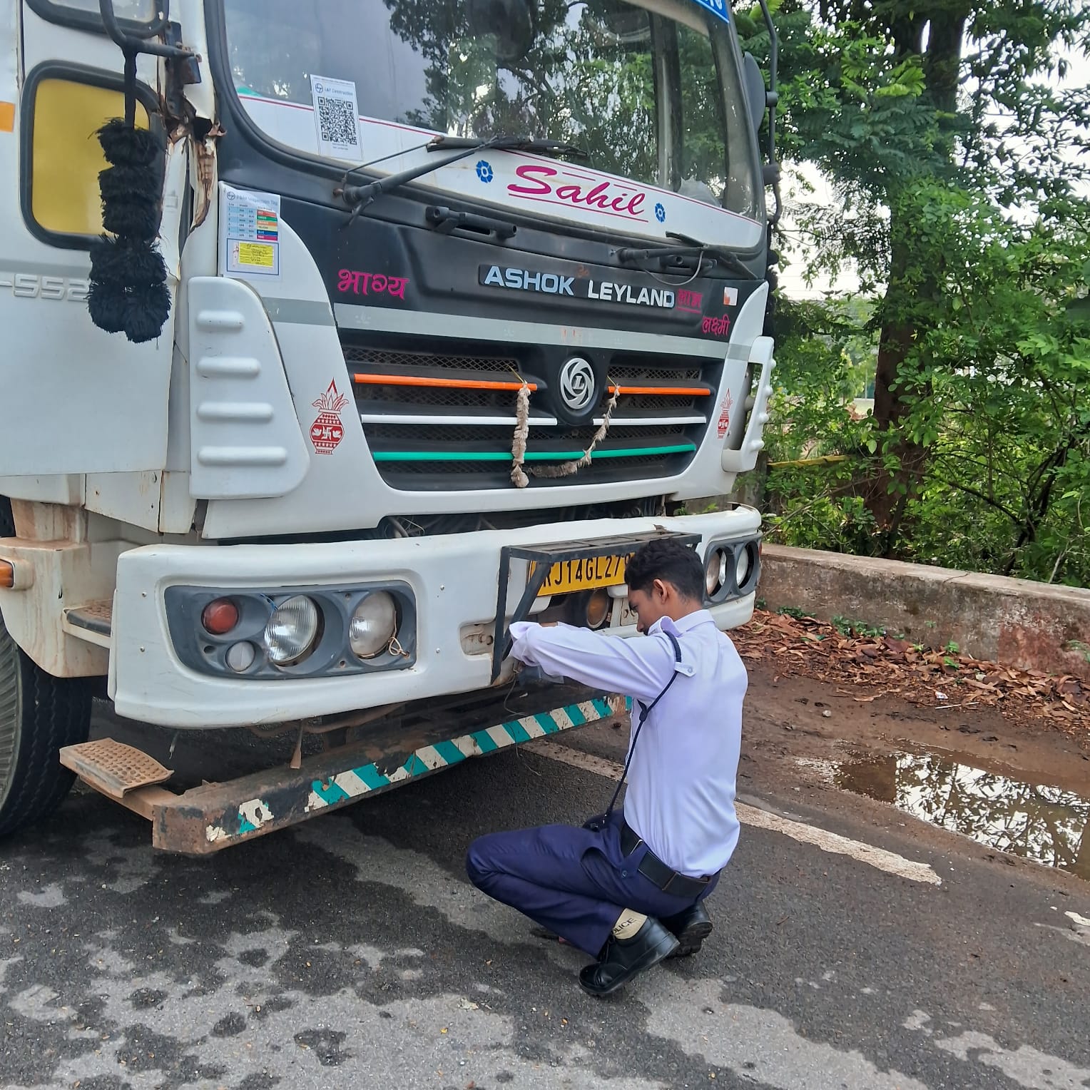16 वाहनों पर यातायात पुलिस दन्तेवाड़ा की कार्रवाई 

