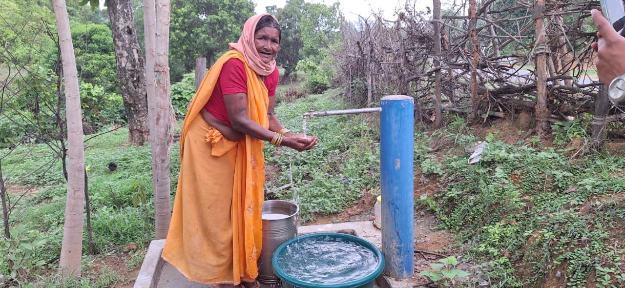 नल से मिली राहत, ग्राम कोरई में अब हर घर में नल से जल