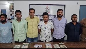 जांजगीर-चांपा पुलिस की बड़ी कार्रवाई,52 परियों के 8 आशिक गिरफ्तार 