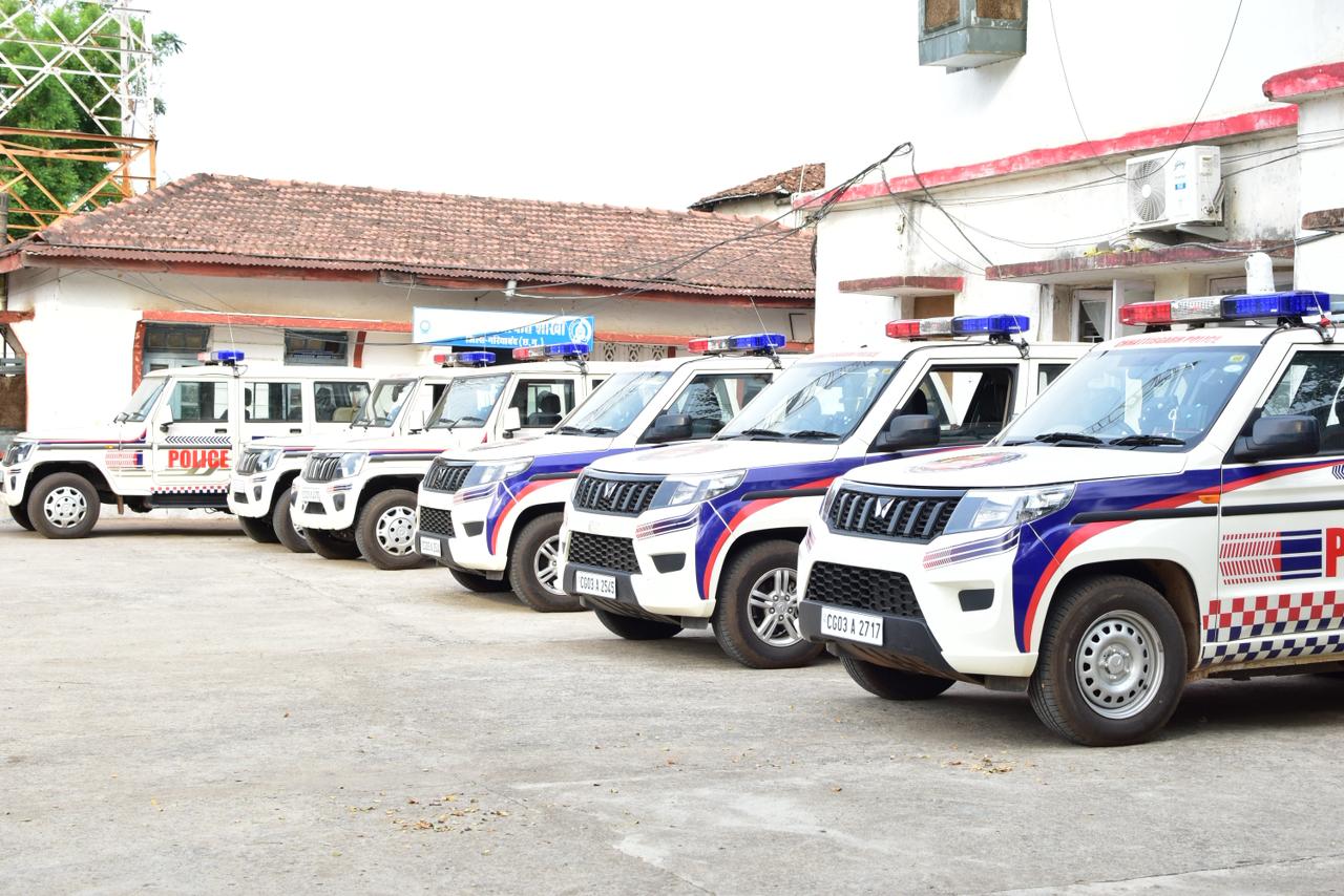 गरियाबंद पुलिस की त्वरित कार्यवाही को लगेंगे नए पंख, डायल 112 में शामिल हुईं 8 नई गाडियां