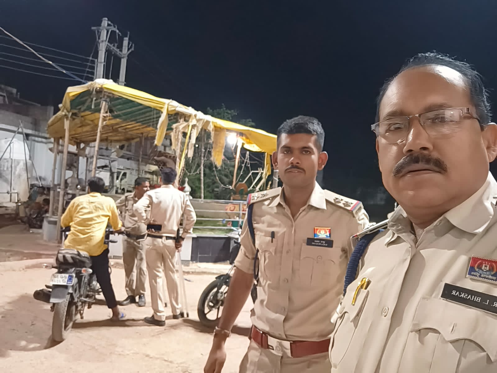 अड्डेबाजों और नशाखोरों पर पुलिस की सख्ती, बेमेतरा में रातभर चला चेकिंग अभियान