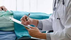 झोलाछाप डॉक्टर की लापरवाही ने ली शख्स की जान, प्राइवेट पार्ट में लगा दिए 9 इंजेक्शन