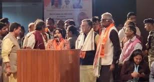 भाजपा के कार्यक्रम में हंगामा,ईश्वर-अल्लाह तेरो नाम गाने पर गायिका ने मांगी माफी