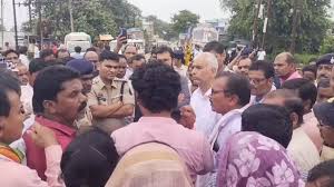 बालोद जिले में 7 गांवों के किसानों ने खाद की मांग को लेकर किया चक्काजाम